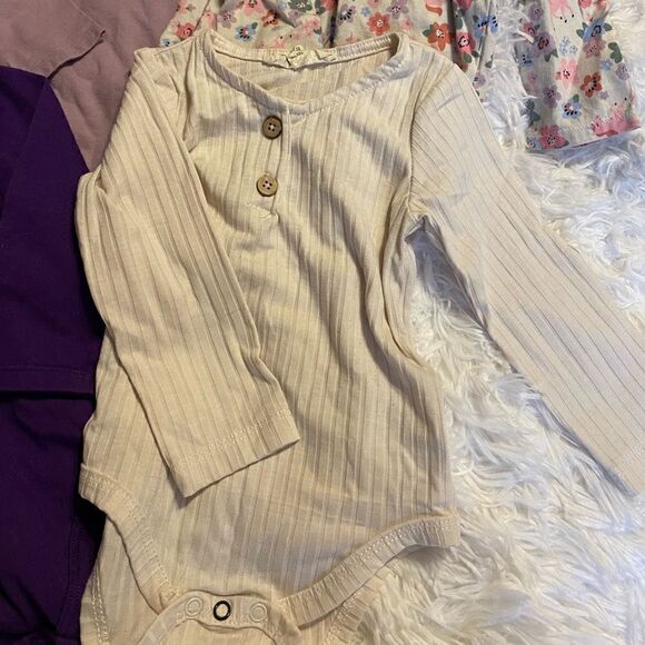 (3) Garanimals & (1) Jessica Simpson 12M Long Sleeve Onesies - Picture 3 of 5